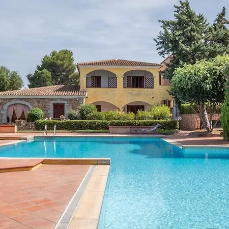 Holiday home Casa Dea - Elegante Villetta Con Piscina